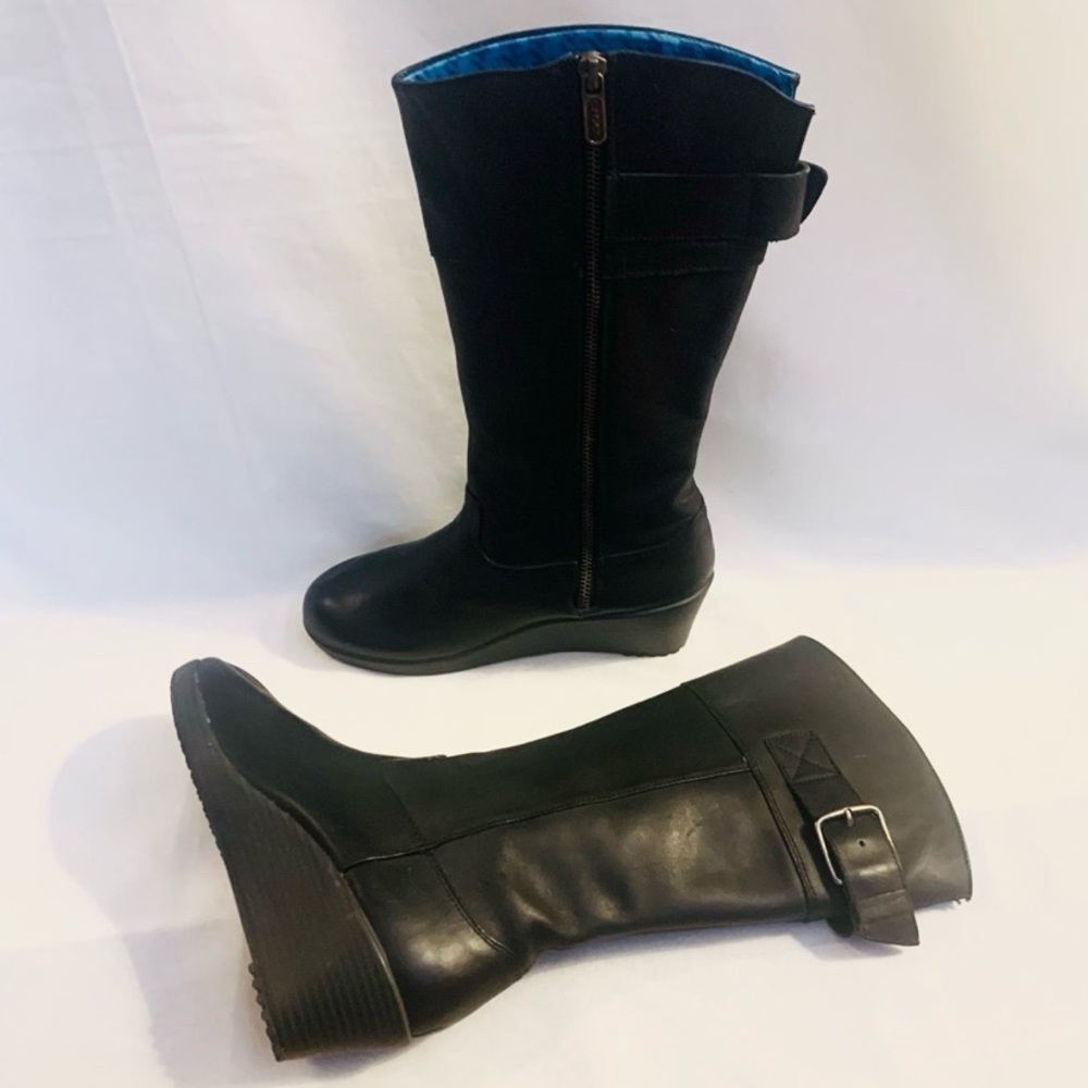 Crocs Aleigh Tall Boots View 4